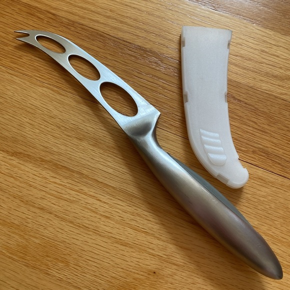 The Pampered Chef Satin handle cheese knife with cover - Picture 4 of 6